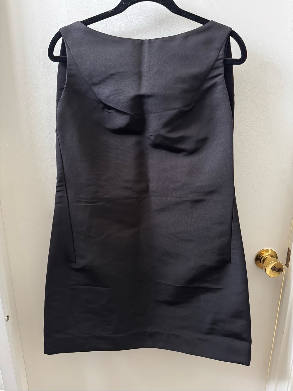 Sleek Black Sleeveless Shift Dress